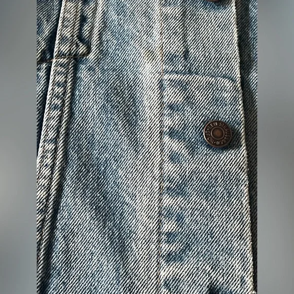 Vintage Levi's ClassicTrucker Jean Jacket in distressed vintage blue Size L - Picture 8 of 12